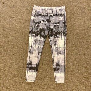 Previously Owned REEBOK Women's Leggings / Size L, Great Condition!